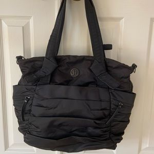 Lululemon Triumphant Tote